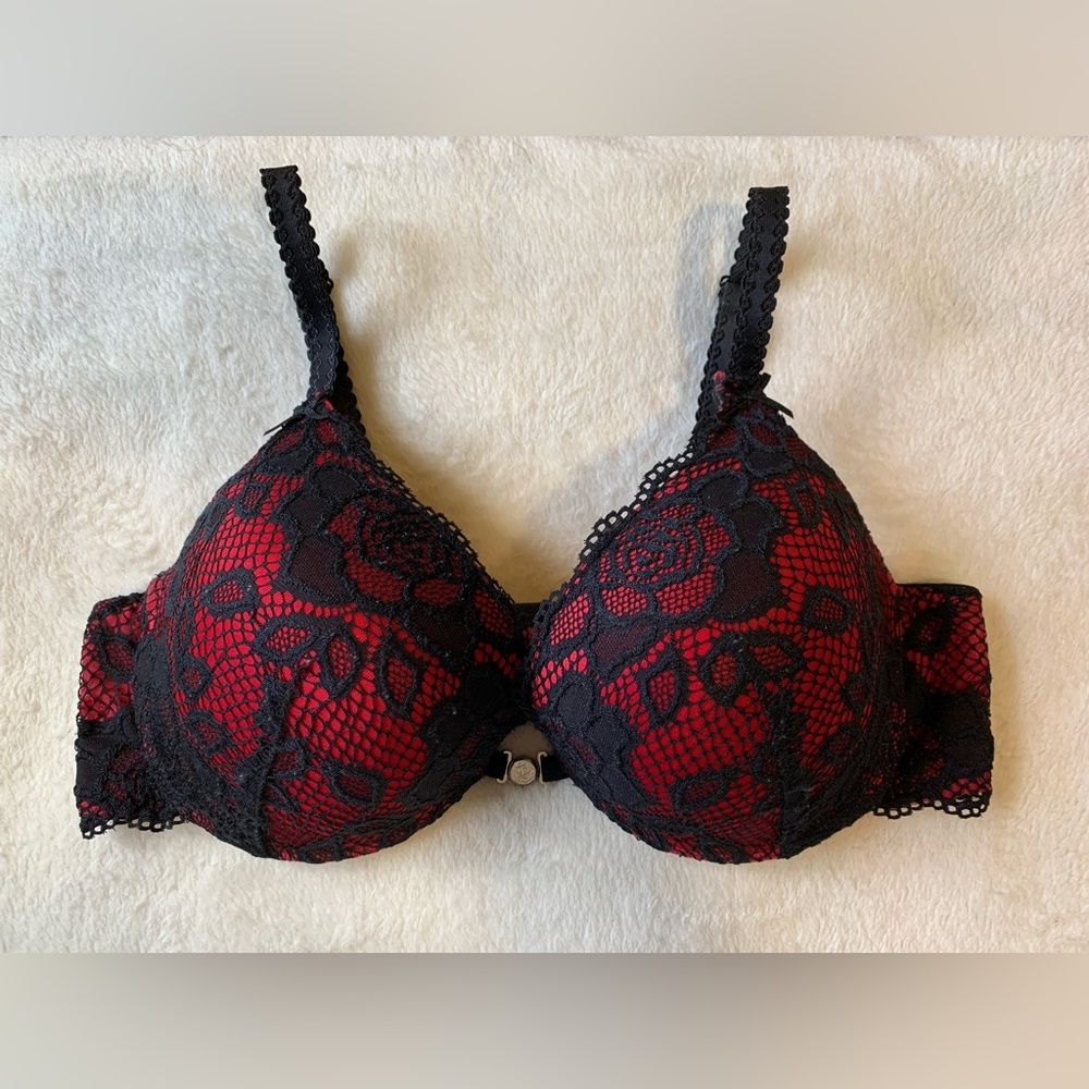 La Vie En Rose Red Bra & Black Lace w/ Front Magnetic Clip
